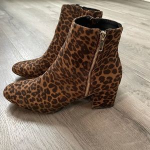 Women’s 8.5 cheetah print boots